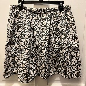 Brooklyn Industries patterned skirt. Size:L Color:Silver/Dark Blue